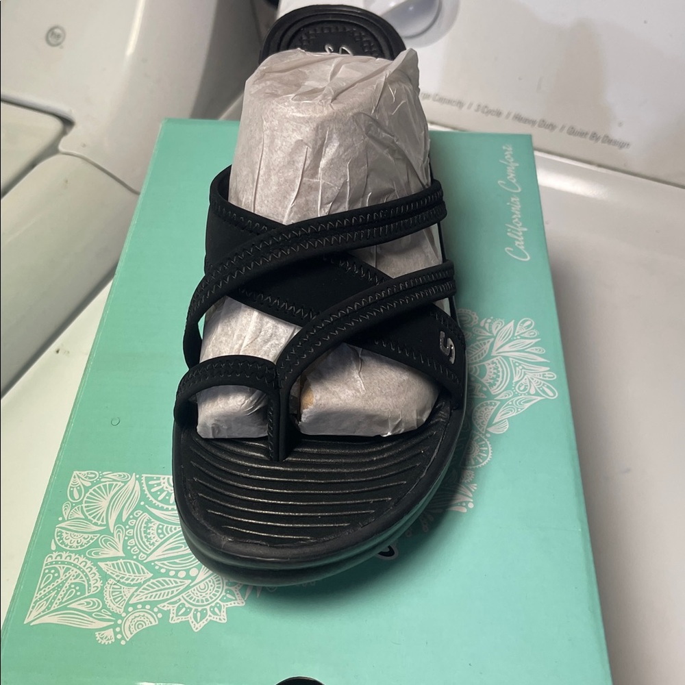 NWT Cali Women's Rumblers-Beautiful People Wedge Sandal